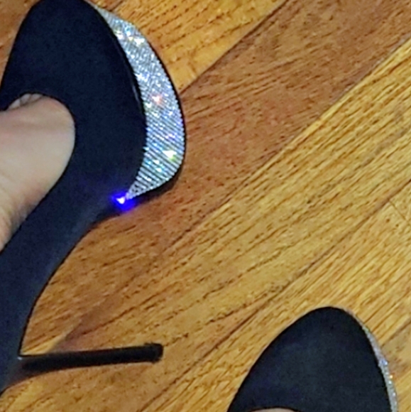 MENG SI NI Shoes - MENG SI NI Heels With SWAROVSKI Crystals!FINAL $$$